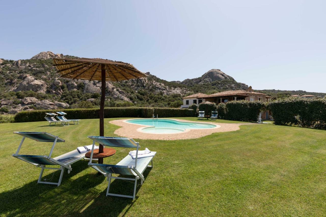 Villa Iris With Pool バージャ・サルディニア エクステリア 写真